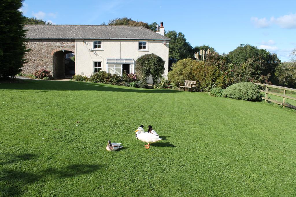 Bed and Breakfast Rectory Farm Haverfordwest Exterior foto